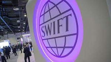  الاتحاد الأوروبي والولايات المتحدة يتفقان  على إزالة  البنوك الروسية من نظام "SWIFT" المالي