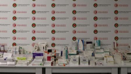 إيقاف عملية تهريب أدوية بقيمة 27 مليون ليرة في مطار إسطنبول