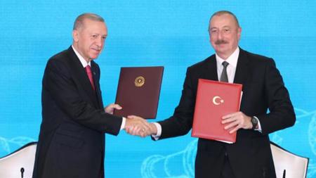 توقيع 3 اتفاقيات هامة بين تركيا وأذربيجان