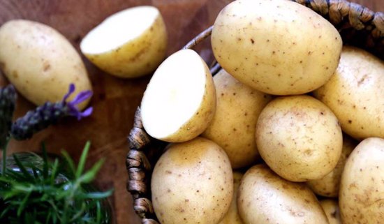 فوائد البطاطس المذهلة وأضرارها