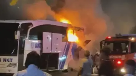 احتراق حافلة ركاب بالكامل في إسطنبول دون إصابات