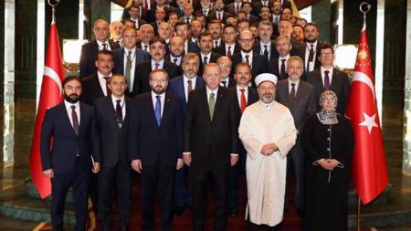 أردوغان يستقبل مستشاري وملحقي رئاسة الشؤون الدينية التركية