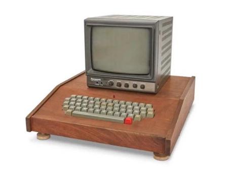 عمرة أكثر من 45 عاماً.. بيع نموذج حاسوب "آبل- 1" بسعر خيالي