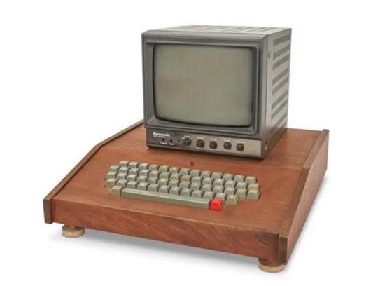 عمرة أكثر من 45 عاماً.. بيع نموذج حاسوب "آبل- 1" بسعر خيالي