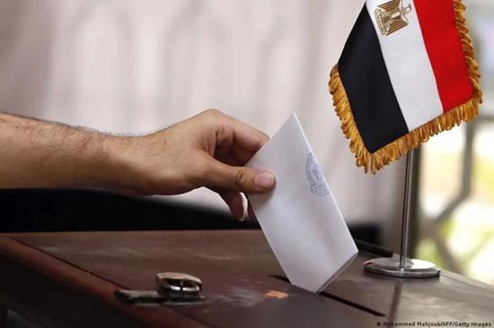 بدأ العد التنازلي لانتخابات الرئاسة المصرية فمن سيكون أول من يمارس حقه الانتخابي؟