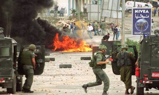 21 عاماً على انتفاضة الأقصى.. والشعب الفلسطيني مستمر في مقاومته