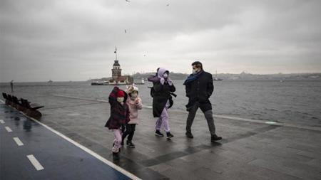 الأجواء الماطرة تسيطر في معظم أنحاء تركيا خلال العيد