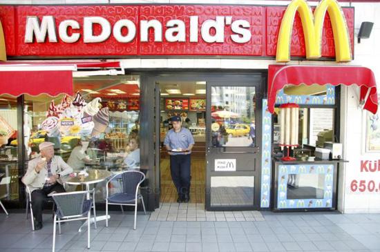 سلسلة مطاعم "ماكدونالدز" و"كنتاكي" تطلقان نظام توصيل جديد في تركيا