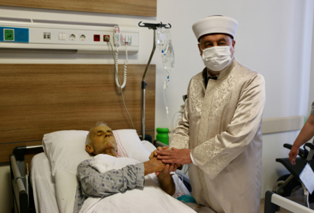 مريض أوكراني يعتنق الإسلام بإحدى مستشفيات تركيا