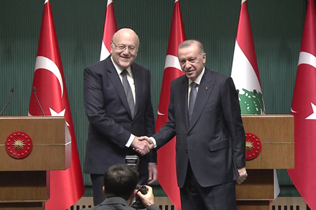 أردوغان يؤكد استمرار بلاده في الوقوف إلى جانب لبنان