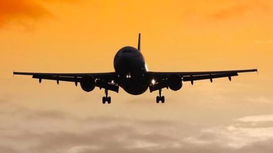 الولايات المتحدة : إصابات خطرة على متن طائرة ركاب بسبب اضطرابات الجو