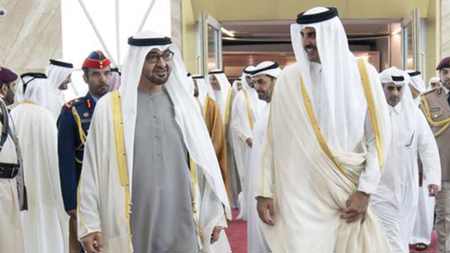 لأول مرة منذ اتفاق المصالحة.. الشيخ محمد بن زايد يصل قطر في زيارة رسمية