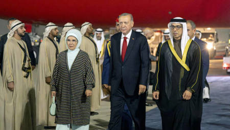 الرئيس أردوغان يصل الإمارات في زيارة رسمية