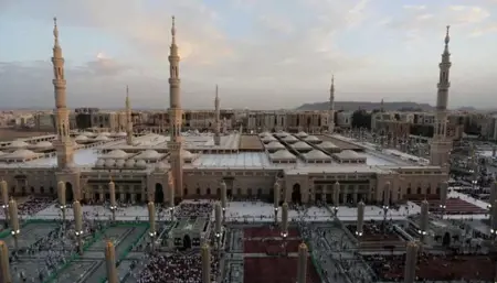 السعودية : أمن المسجد النبوي يضبط شخص يخالف القيم الدينية  السعودية : أمن المسجد النبوي يضبط شخص يخالف القيم الدينية