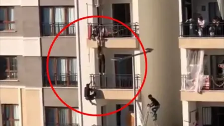 تسلّق طابقين متشبثاً بالحواجز: شاب ينقذ طفلة كادت تسقط من شرفة في ديار بكر