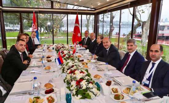 وزير الداخلية التركي يجري سلسلة لقاءات مع عدد من نظرائه 