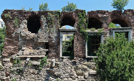 ترميم قصر عمره 1610 عامًا في منطقة الفاتح بإسطنبول