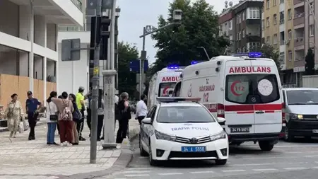 ترام يصطدم بشاحنة في زيتن بورنو باسطنبول