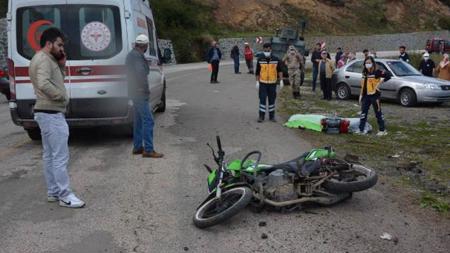 وفاة سائق دراجة نارية اصطدم بإشارة مرور شمالي تركيا