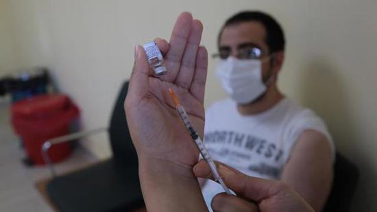 قرارات جديدة بشأن اللقاحات من وزارة الصحة التركية