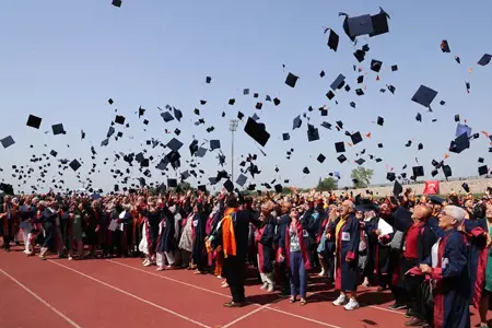 258 شاباً من رعاية الدولة يدخلون الجامعة.. وزيرة تركية: نفخر بعزيمتهم