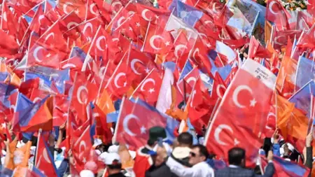 أردوغان يصل إلى "تجمع إسطنبول الكبير" ويستعد لإلقاء كلمته