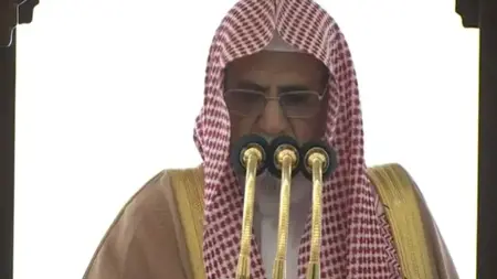 إمام الحرم المكي ينفجر باكيًا عند أداء صلاة الغائب على ضحايا الزلزال المدمر