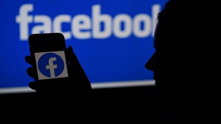 "فيسبوك" تعتزم توظيف عشرة آلاف شخص لتطوير عالم “ميتافيرس”
