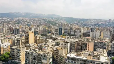 السعودية تجلي جميع الدبلوماسيين من سفارتها في بيروت السعودية تجلي جميع الدبلوماسيين من سفارتها في بيروت