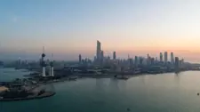 الكويت تعلن اعتراض صاروخين باليستيين و13 مسيّرة أطلقتا من إيران