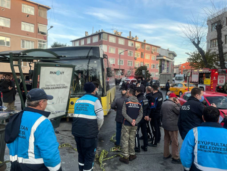  حافلة  تقتحم  محطة حافلات في إسطنبول.. وقوع إصابات