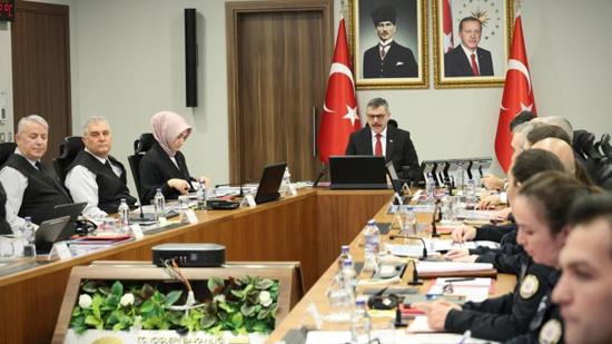 وزارة الداخلية تعقد اجتماعاً لبحث ملفات الإرهاب والهجرة