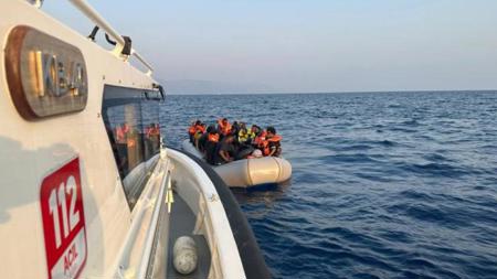 إنقاذ 125 مهاجرا غير نظامي قبالة سواحل إزمير