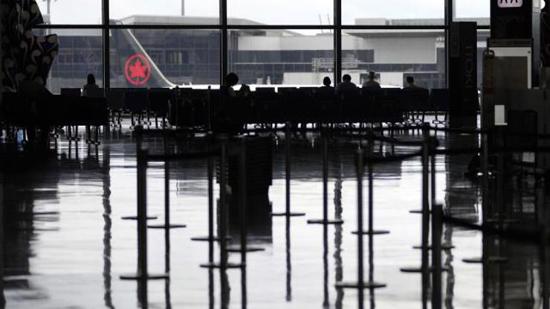 اليابان تستعيد إجراءات COVID-19 للمسافرين من الصين