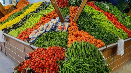 خريطة أسعار أغسطس: تذاكر الطيران الخارجي تقفز 56% والبيض 15.7%.. والفواكه الطازجة تهبط حتى 21.5%