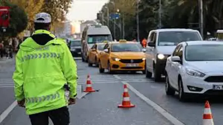 إغلاق عدة طرق في إسطنبول اليوم بمناسبة بروفة احتفال الجمهورية