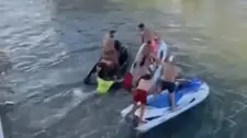 وفاة شخصٍ وإصابة آخر إثر اصطدام درّاجةٍ مائية بعمود جسرٍ في دوزجه