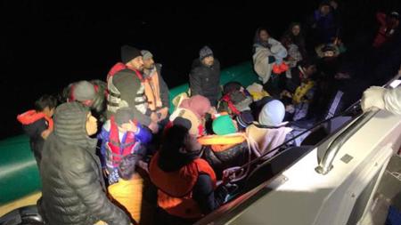 إنقاذ 41 مهاجرًا غير نظامي في ولاية جناق قلعة التركية