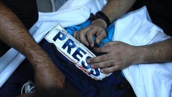 عام على مجزرة مستشفى ناصر بغزة التي قتل فيها الاحتلال 22 فلسطينياً بينهم صحفيون دون محاسبة أي مسؤول