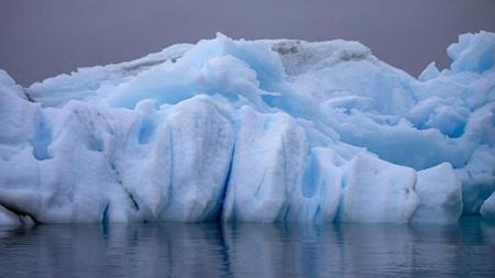 ذوبان جليد القطب الجنوبي يقلق العلماء.. الأعلى منذ 45 عامًا
