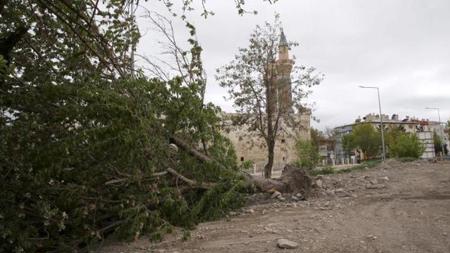 الأرصاد الجوية التركية تحذر سكان 3 ولايات من عواصف رعدية