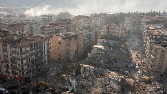 وزارة البيئة التركية تعلن عدد البنايات المتضررة بسبب الزلزال المدمر