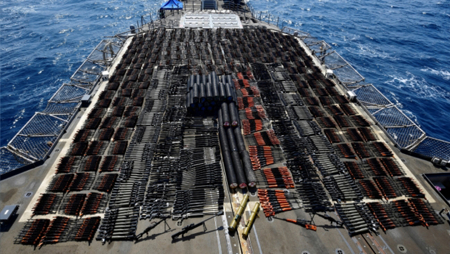 الولايات المتحدة الأمريكية تصادر سفينة محملة بالسلاح في بحر العرب