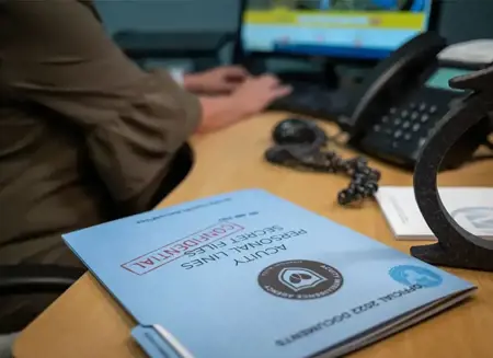 كيف يؤكد SMS تثبيت ملف الإقامة رسميًا؟