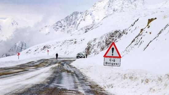 الأرصاد تحذر من خطر الانهيارات الجليدية في 4 ولايات تركية 