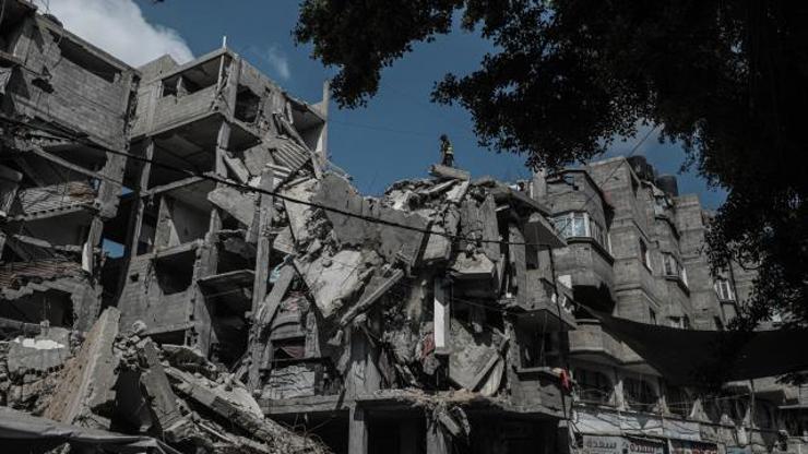 استشهاد فلسطينيٍّ إثر استهداف الاحتلال خيمة نازحين في دير البلح وسط غزّة