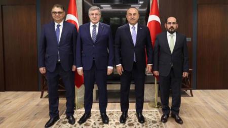 وزير الخارجية التركي يلتقي بقادة المعارضة السورية