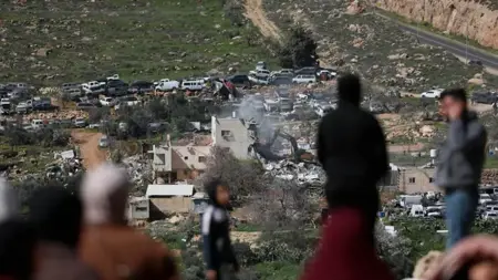 مستوطنون يوسّعون اغتصاب أراضي الفلسطينيين جنوب نابلس ويستولون على منازلهم بعد تهجير أصحابها