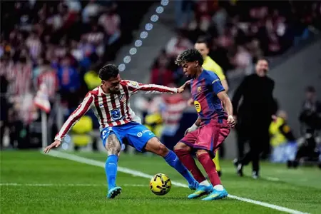 برشلونة يواجه إعصار أتلتيكو مدريد بعد ساعات