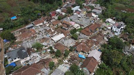ارتفاع عدد ضحايا زلزال إندونيسيا إلى 271 شخصا